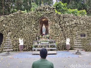 Potret Gua Maria Bukit Kanada, Destinasi Wisata Religi di Rangkasbitung