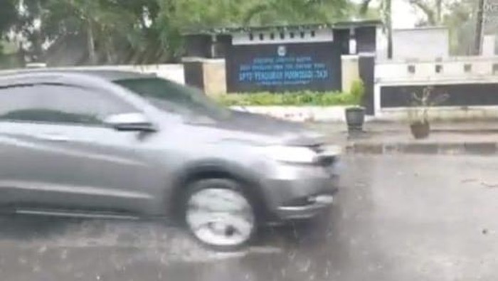 hujan es di magetan