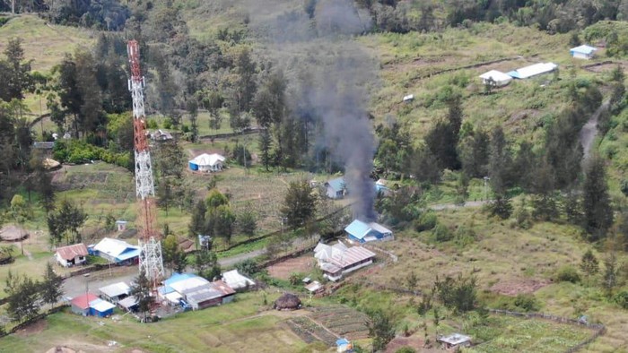 Kelompok Kriminal Bersenjata (KKB) Papua menyerang pemukiman warga di Distrik Gome.
