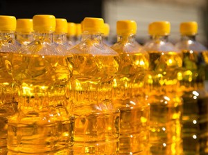 Ada 61 Ton Minyak Goreng Ditimbun dan Dijual ke Industri, Ini Kata Pabriknya