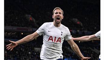 Harry Kane melesakkan gol ke gawang City. Foto: Twitter