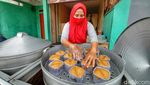 Mencicipi Kue Apem Khas Makassar di Bandung