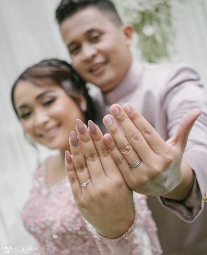 Momen Makan Romantis Assyfa Nuranini, Adik Ayu Ting Ting yang Baru Menikah