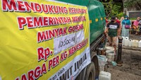 Operasi pasar ini sebagai upaya menstabilkan harga serta memastikan ketersediaan stok minyak goreng di pasaran sesuai harga eceran tertinggi (HET) yang ditetapkan Rp12.800 per kilogram atau Rp11.500 per liter. 