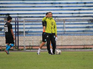 Jafri Sastra Mundur dari Kursi Pelatih Persela