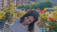 Banyak yang menyebut Rebecca Klopper mampu menularkan kebahagiaan lewat senyumannya. Foto: Instagram @rklopper