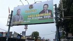 Senyum Simpul Anies di Spanduk Dukungan Capres