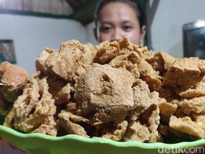 Nikmatnya Tahu Plekek, Lebih Sempurna Kalau Dicocol