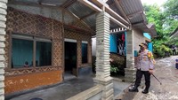 Seperti diketahui 4 wanita asal Sukabumi, Jawa Barat berharap dapat pekerjaan layak, tapi malah terjerembap ke lembah prostitusi di Papua. Keempat wanita itu terdiri atas satu wanita dewasa, dua wanita remaja di atas 18 tahun, dan satu wanita di bawah umur.