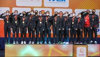 Merah Putih berkibar dan Indonesia Raya berkumandang. Foto: dok. PBSI