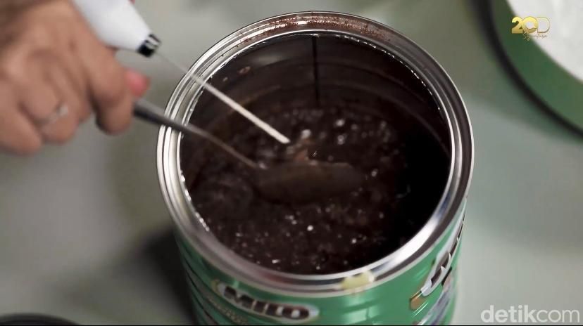 Trending Banget! Eksperimen Minum Milo Kekinian Langsung dari Kaleng 1,5 Kg