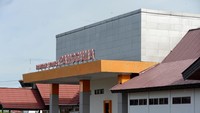 Bandara Pangsuma saat ini memiliki landas pacu (runway) sepanjang 1.800 m x30 m yang dapat didarati pesawat sejenis ATR-72 dan terminal penumpang seluas 1.020 m2.Foto: Dok. BKIP Kemenhub