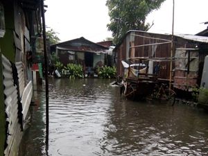 Banjir Rendam 2 Wilayah di Makassar, BPBD Keluarkan Status Siaga