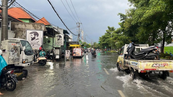 banjir di surabaya