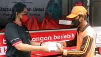 Petugas kebersihan hingga Ojol jadi sasaran penerima bantuan ini.