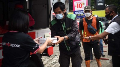 Bantuan Makanan untuk Warga Terdampak Covid-19