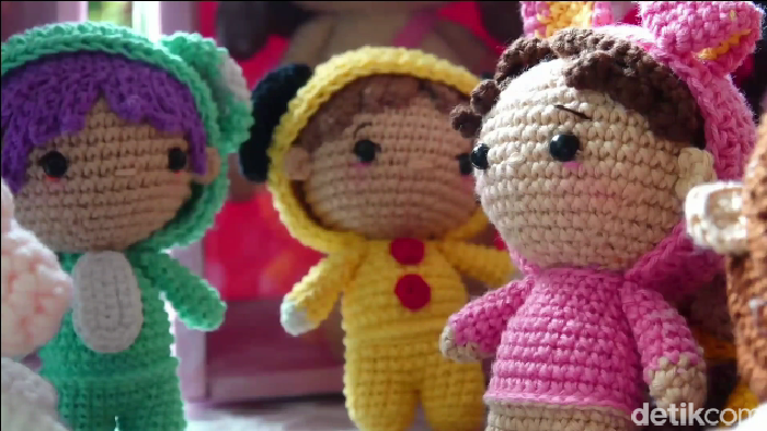 boneka rajut lumajang