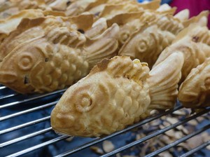 Nongkrong Bareng, Member BTS Asyik Makan Bungeoppang