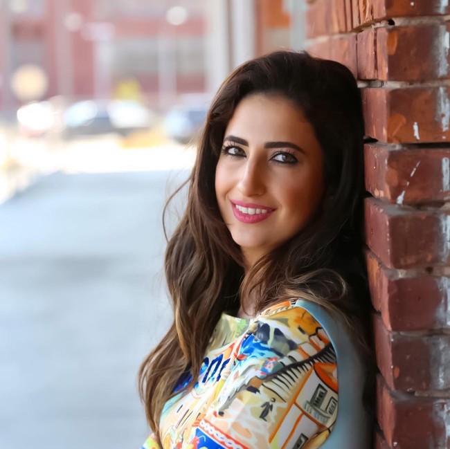 Shimon Hayut dituduh berpura-pura sebagai anak dari Lev Leviev, konglomerat berlian asal Israel. Lev Leviev memang memiliki sejumlah anak yang dikenal sebagai pebisnis sukses. Salah satunya adalah Chagit Leviev-Sofiev.Foto: Instagram/Facebook Chagit Leviev-Sofiev