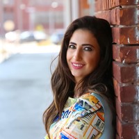 Shimon Hayut dituduh berpura-pura sebagai anak dari Lev Leviev, konglomerat berlian asal Israel. Lev Leviev memang memiliki sejumlah anak yang dikenal sebagai pebisnis sukses. Salah satunya adalah Chagit Leviev-Sofiev.Foto: Instagram/Facebook Chagit Leviev-Sofiev