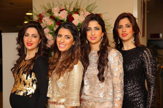 Ini potretnya bersama para Leviev bersaudari.Foto: Instagram/Facebook Chagit Leviev-Sofiev