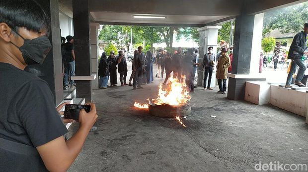 demo mahasiswa di jember