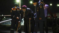 Sementara itu terkait ancaman invasi Rusia ke Ukraina, AS dikabarkan memiliki laporan intelijen terbaru yang menunjukkan perintah telah dikirim ke komandan Rusia untuk melanjutkan serangan ke Ukraina. Hal itu disampaikan dua pejabat AS yang akrab dengan intelijen AS. Dilansir dari CNN, Senin (21/2/2022), laporan intelijen mengenai perintah kepada komandan taktis dan operasi intelijen merupakan salah satu dari beberapa indikator yang diawasi AS untuk menilai apakah persiapan Rusia telah memasuki tahap akhir untuk kemungkinan invasi. AP Photo/Alexandr Kulikov.