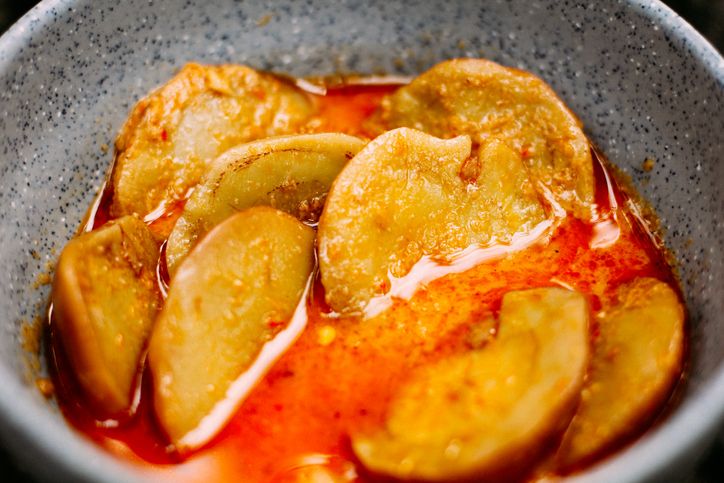 Etika makan jengkol dna petai