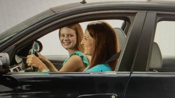 Siapa yang menyetir? Foto: reddit.com/confusing_perspective