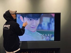 Fanboy Nam Joo Hyuk, Gong Yoo Pamer Foto Nonton Drakor Twenty Five Twenty One