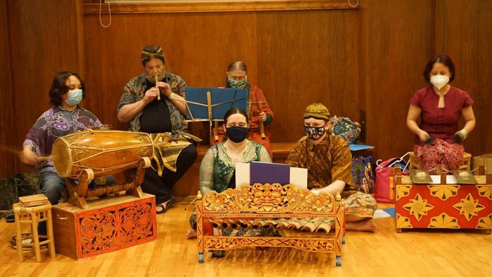 Persatuan Mahasiswa Indonesia (Permias) Oregon State University di Corvallis, Oregon, Amerika Serikat (AS) menggelar 'Indonesian Night 2022: The Origins' pada 18 Februari 2022. Acara berlangsung meriah.