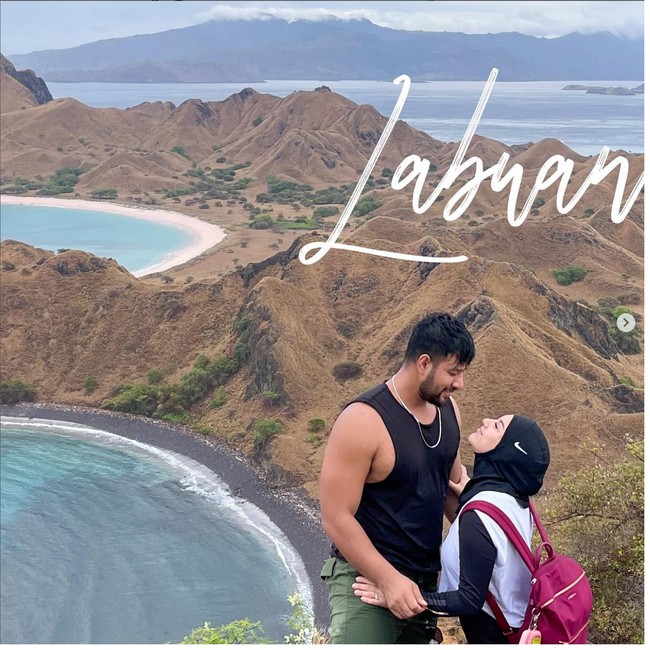 Irish Bella dan Ammar Zoni menikah pada 28 April 2019. Keduanya saling mengenal setelah main sinetron bareng. Namun saat itu Irish masih pacaran dengan Giorgino Abraham. Setelah putus dari Giorgino, Irish jadian dengan Ammar pada 2018. Foto: Instagram