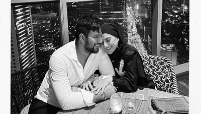 Irish Bella dan Ammar Zoni Selalu Kompak dan Romantis Saat Makan Bareng