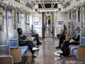 Viral Pria Ambil Foto Penumpang Wanita di KRL, Begini Kejadiannya
