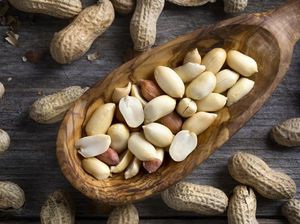 Cegah Reaksi Alergi Kacang, Penumpang Ini Borong Semua Kacang di Pesawat!