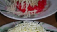 Tansuceng di Bogor menawarkan ketan susu warna-warni. Ada hijau untuk rasa panda, kuning jeruk, merah strawberry dan ungu anggur. Foto: Instagram @tansuceng