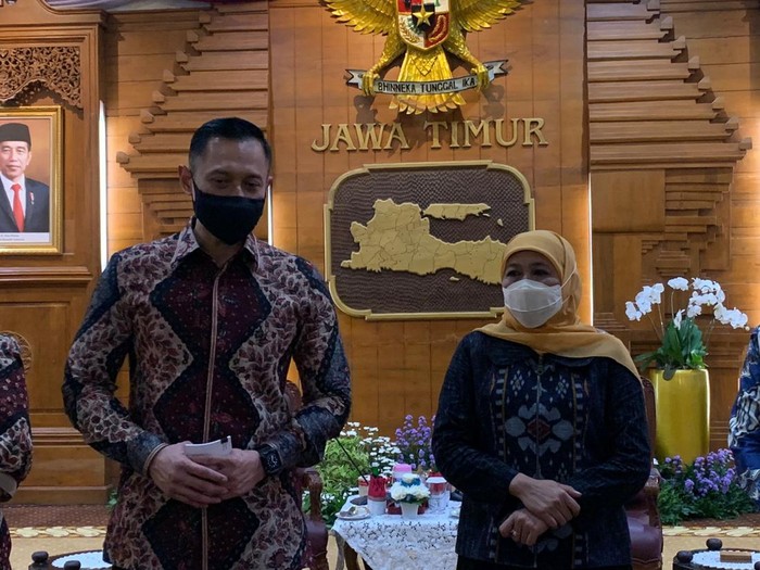 Ketum Partai Demokrat Agus Harimurti Yudhoyono (AHY) berkunjung ke Gedung Negara Grahadi