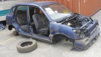 Daihatsu Duet, kondisi ban dan mesin bahkan sudah hilang. Foto: Lelang.go.id