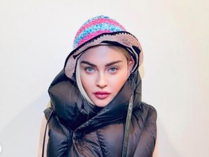 Madonna Diblokir dari Instagram Live karena Sering Unggah Foto Terlalu Seksi