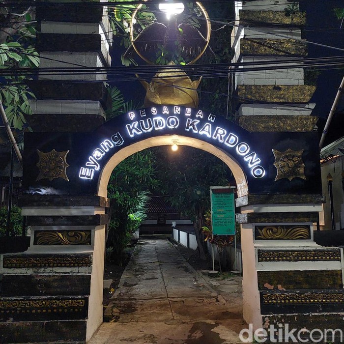 Makam Eyang Kudo Kardono