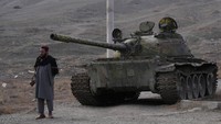 Sementara itu, berakhirnya pendudukan Uni Soviet di Afghanistan disebabkan oleh beberapa hal. Selain menguras biaya yang tak sedikit, Uni Soviet dilaporkan kehilangan 15 ribu tentaranya akibat invasi tersebut.