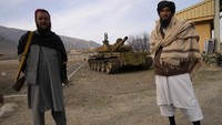 Beberapa di antaranya adalah sejumlah tank tua di kawasan Parwan, utara Kabul.
