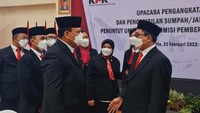 Firli turut menyampaikan pesan bagi para jaksa baru itu. Mereka diminta menjalankan amanah untuk bertugas di KPK.