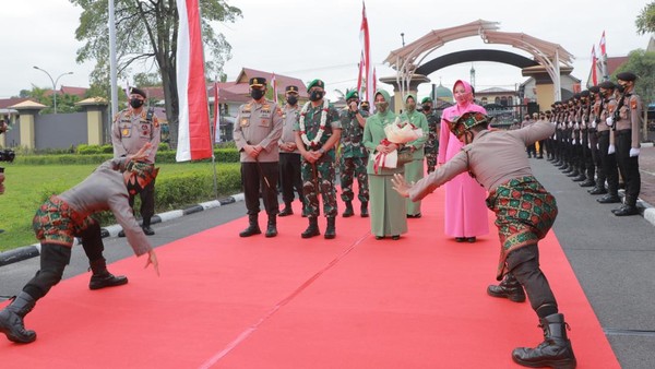 Momen Pisah Sambut Danrem 031/Wirabima di Riau