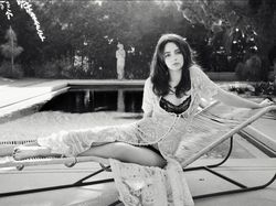 Sosok Natasha, Aktris Hot Pacar Baru Elon Musk