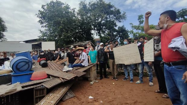 Perajin Tahu-Tempe di Depok Gelar Aksi Turunkan Harga Kedelai