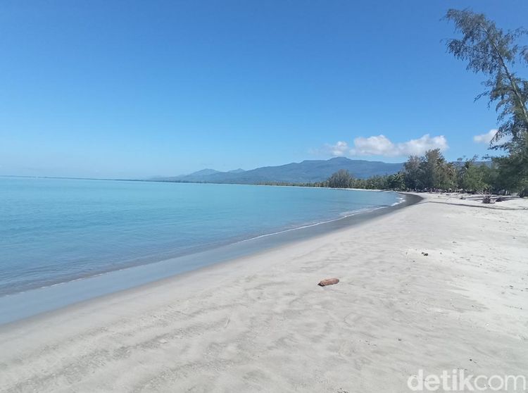 Si Putih, Pantai Pulau Pane