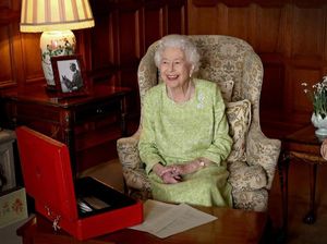 Traveler! Ratu Elizabeth II Cari Pendekor Istana, Gaji Rp 500 Juta