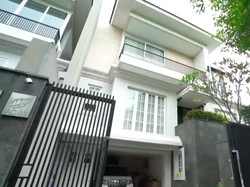 10 Potret Rumah Mewah Bu Rudy, Berkah Jualan Sambal Setelah Tak Tamat SD