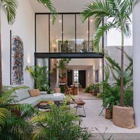 Seperti dikutip dari arquine.com, Casa Hannah didesain dengan konsep rumah liburan untuk penghuninya. Dengan luas yang terbatas, tujuan hadirnya rumah ini adalah untuk membuat penghuninya nyaman dan tetap terasa luas di huniannya. Foto: Dok. Instagram workshop_arquitectos/Fotografer Tamara Uribe